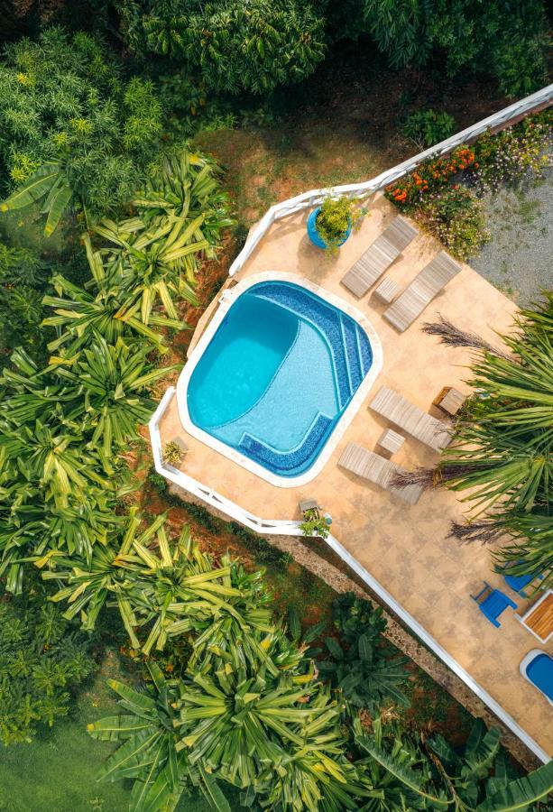 Blue Roatan Resort West Bay Exteriör bild